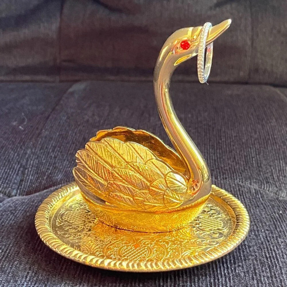 Swan Ring Holder Made of EP Zinc Alloy Silver Gold Tone Etched Jewelry Display - Picture 1 of 13